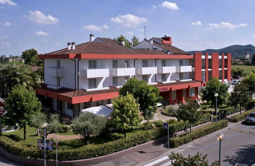 Hotel Lo Zodiaco Abano Terme Exterior photo