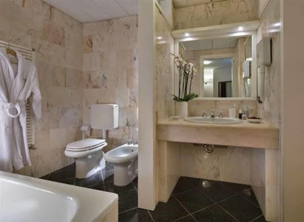 Hotel Lo Zodiaco Abano Terme Exterior photo